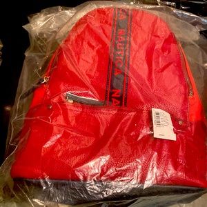 I’m selling a brand new red Nautica bag price original $100. I want $60.